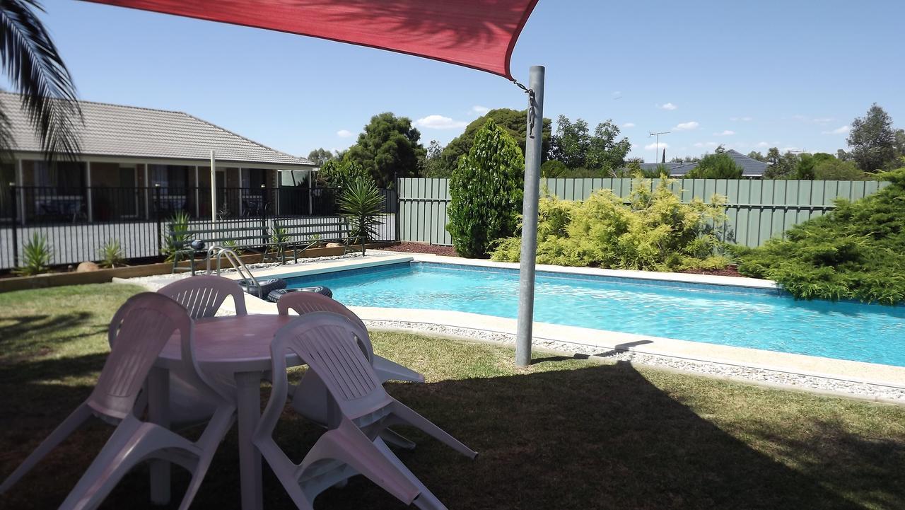 Culcairn Motor Inn Exteriér fotografie