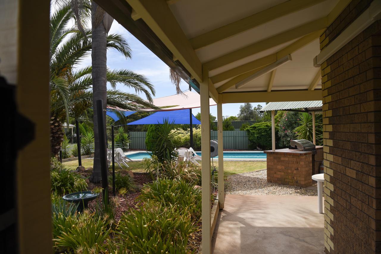 Culcairn Motor Inn Exteriér fotografie